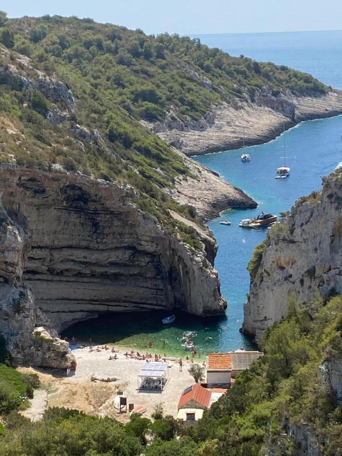 Holiday Home Stiniva Vis Exteriör bild