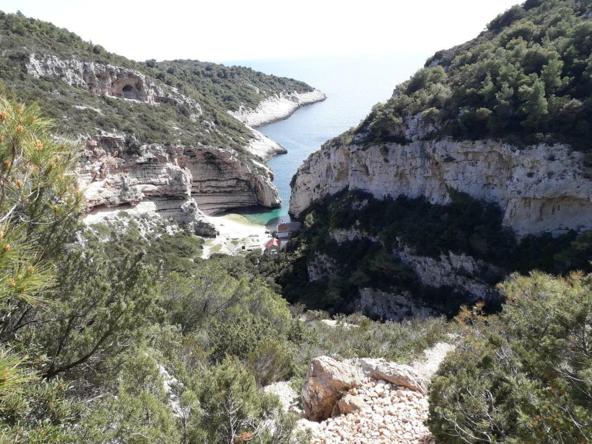 Holiday Home Stiniva Vis Exteriör bild